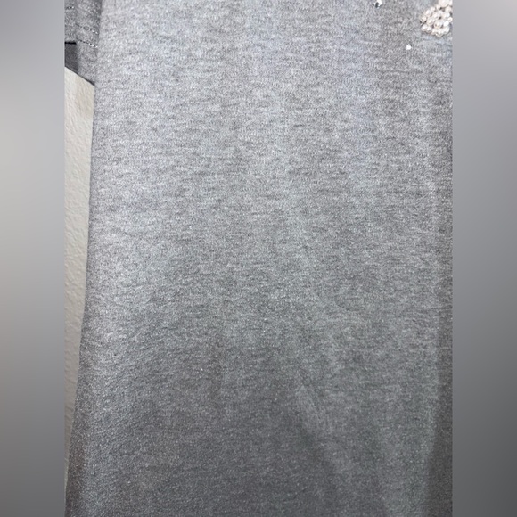 Quacker Factory Gray Top with Pearl Accents - Picture 7 of 7